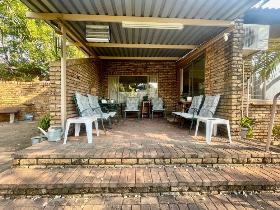 4 Bedroom Property for Sale in Safari Gardens North West